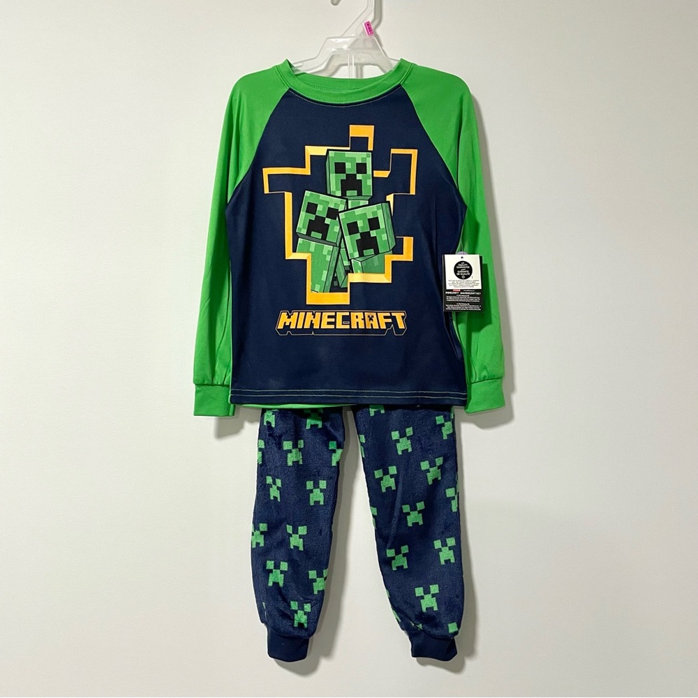 🟤2/$25 NEW Minecraft 2-Piece Pyjama Set (size XS)